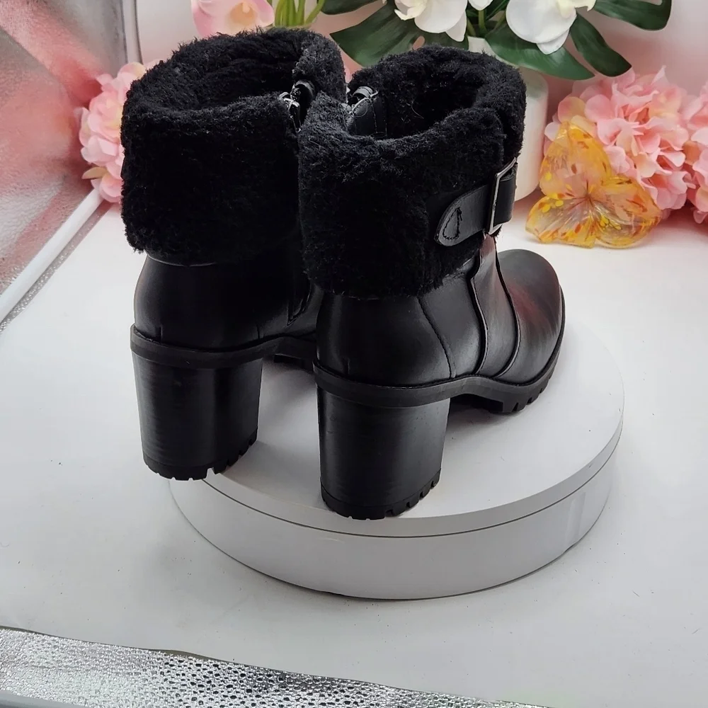 UGG 6th shelf